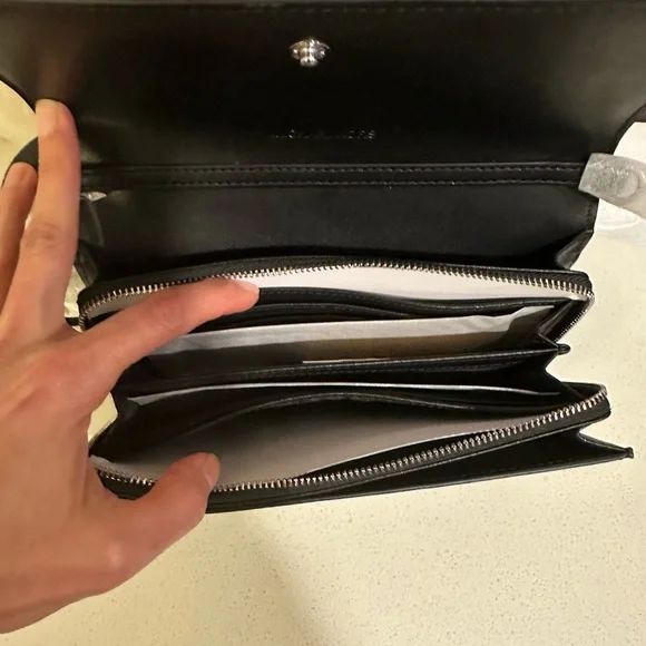 MK Jet Set crossbody NWT!!  black & Gray (retails $229) - Picture 10 of 11